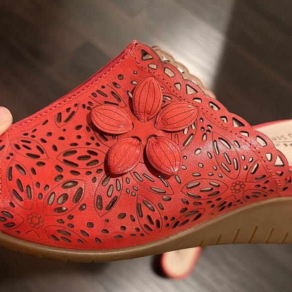 ❌SOLD❌ Spring Step Slip Ons - Picture 7 of 11